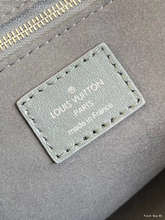 First bag ru x VUITTON 23x15cm -33.5 LOUIS Cargo CarryAll 0824